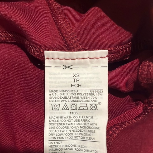 High Waisted Leggings w/ mesh design - size women’s XS - Picture 4 of 7